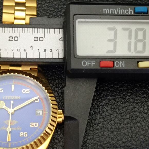 Vintage 1989 Citizen Automatic Mens Gold Watch W/daydate & Blue accents - Picture 7 of 8